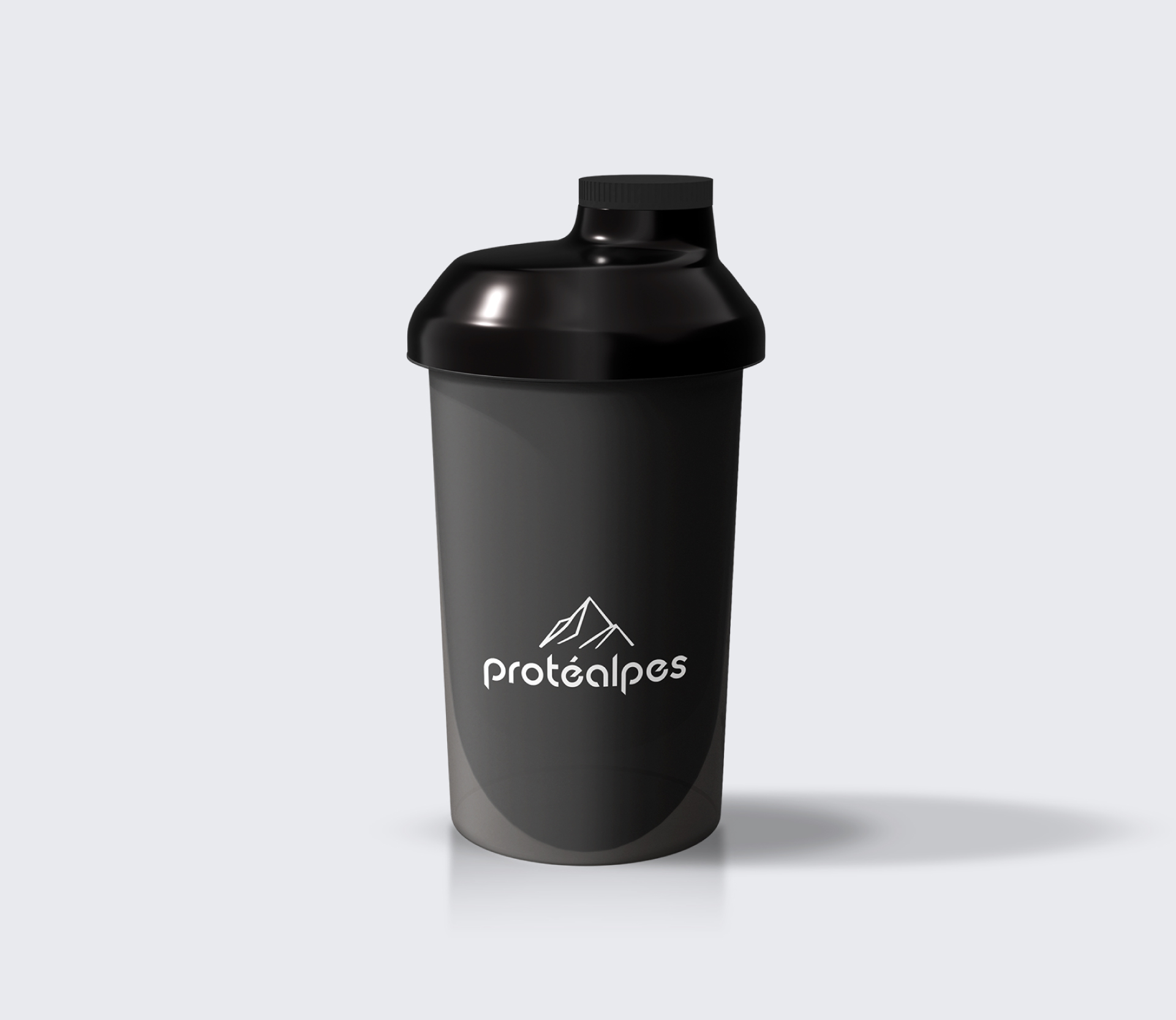 Shaker noir Protéalpes, nutrition sportive de qualité sans édulcorants ni additifs, logo montagne blanche.